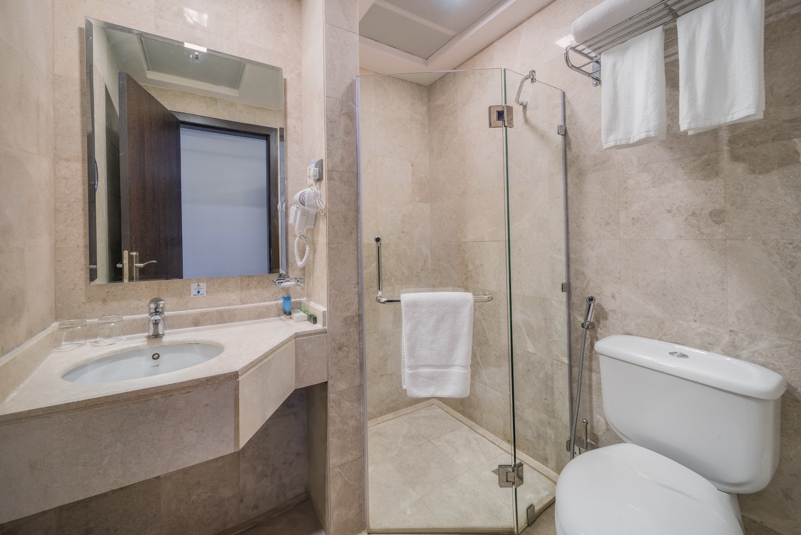 Al Kiswah Towers Hotel - Image 4