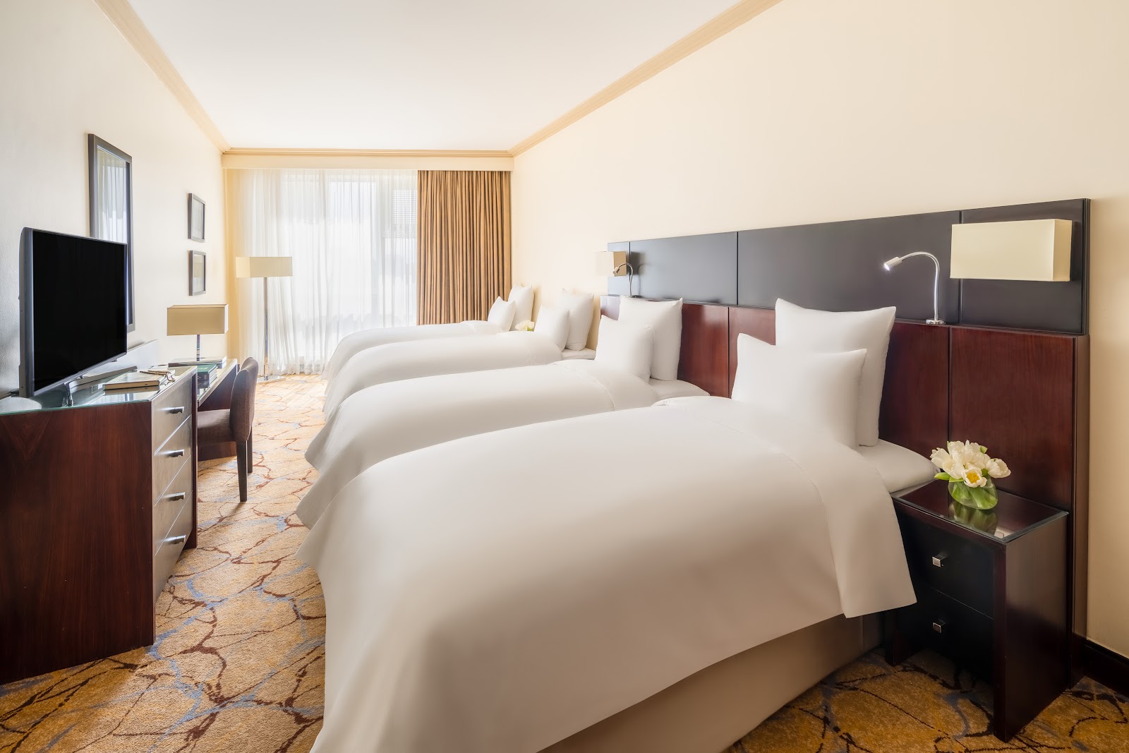 Mövenpick Hotel & Residence Hajar Tower Makkah - Image 2